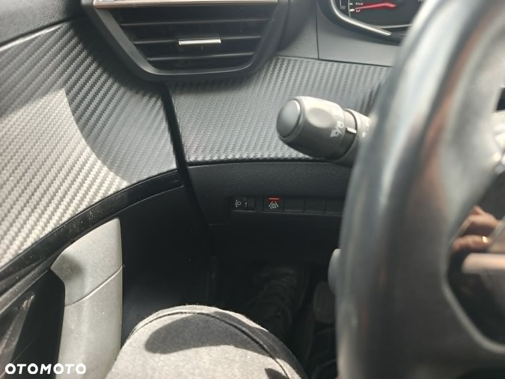 Peugeot 2008 BlueHDi 100 Active - 21