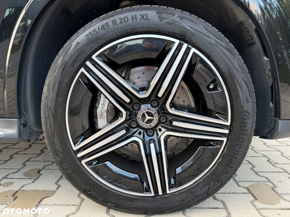 Mercedes-Benz GLC 400 e PHEV 4-Matic AMG Line - 23