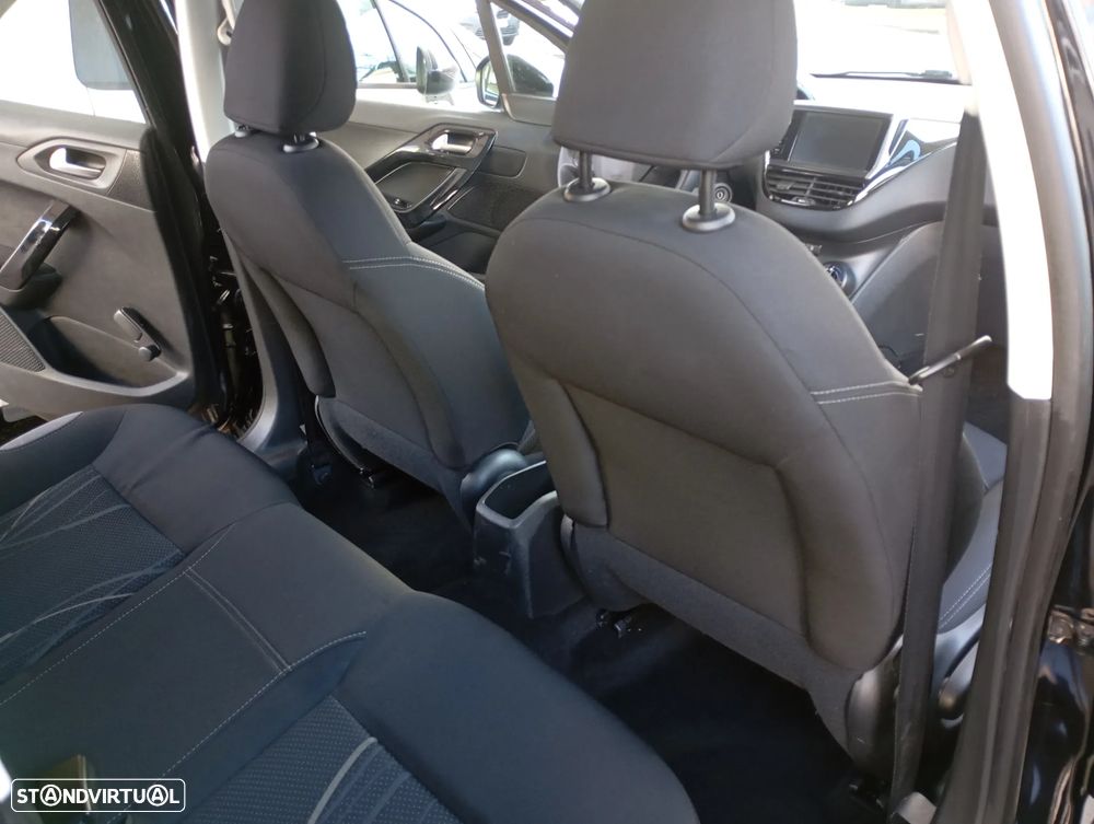 Peugeot 208 HDi 68 Access - 5