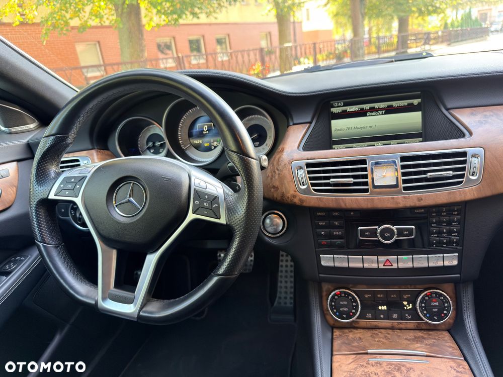 Mercedes-Benz CLS 500 4-Matic BlueEff - 34