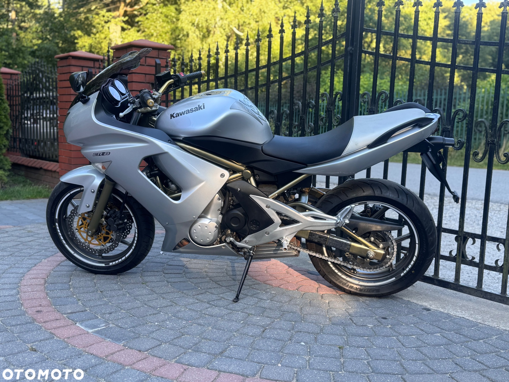 Kawasaki ER - 7