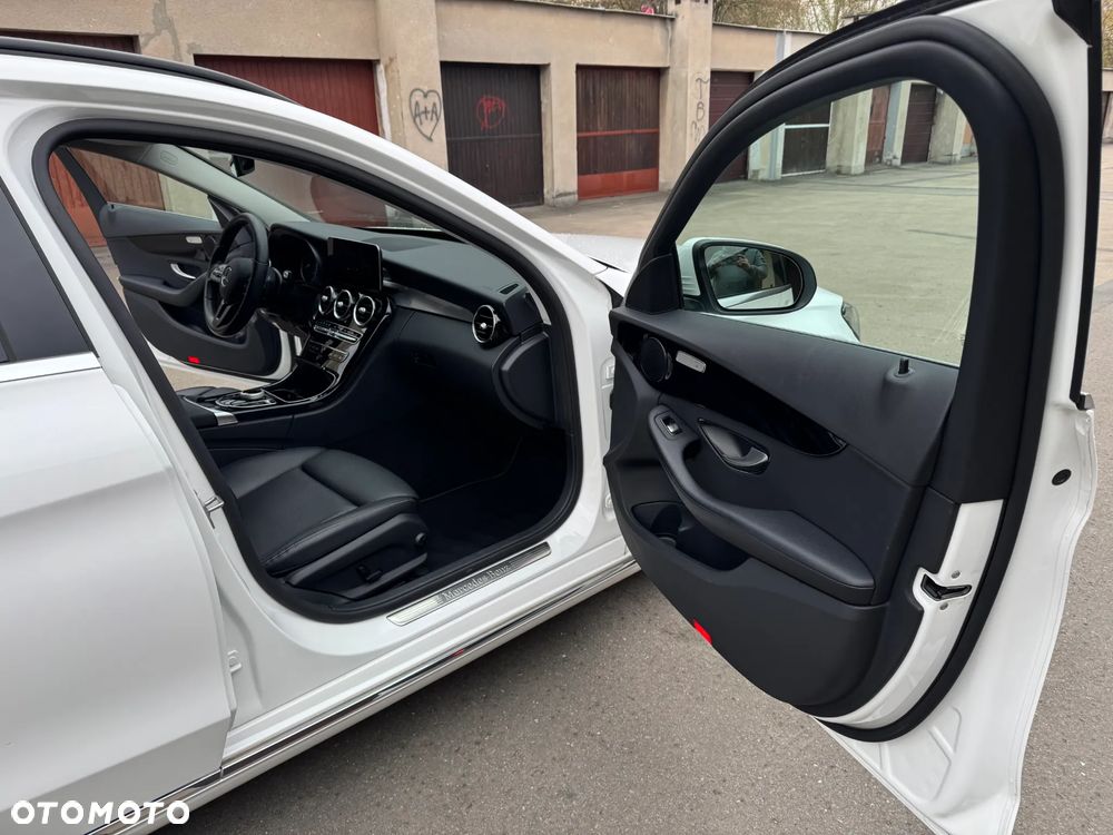 Mercedes-Benz Klasa C 200 d 9G-TRONIC - 27