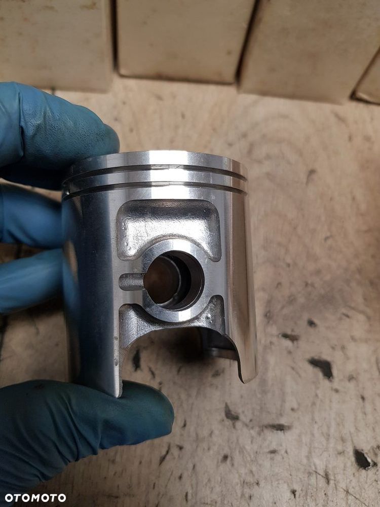 Tłok Suzuki RM125  12110-41310-050 - 10