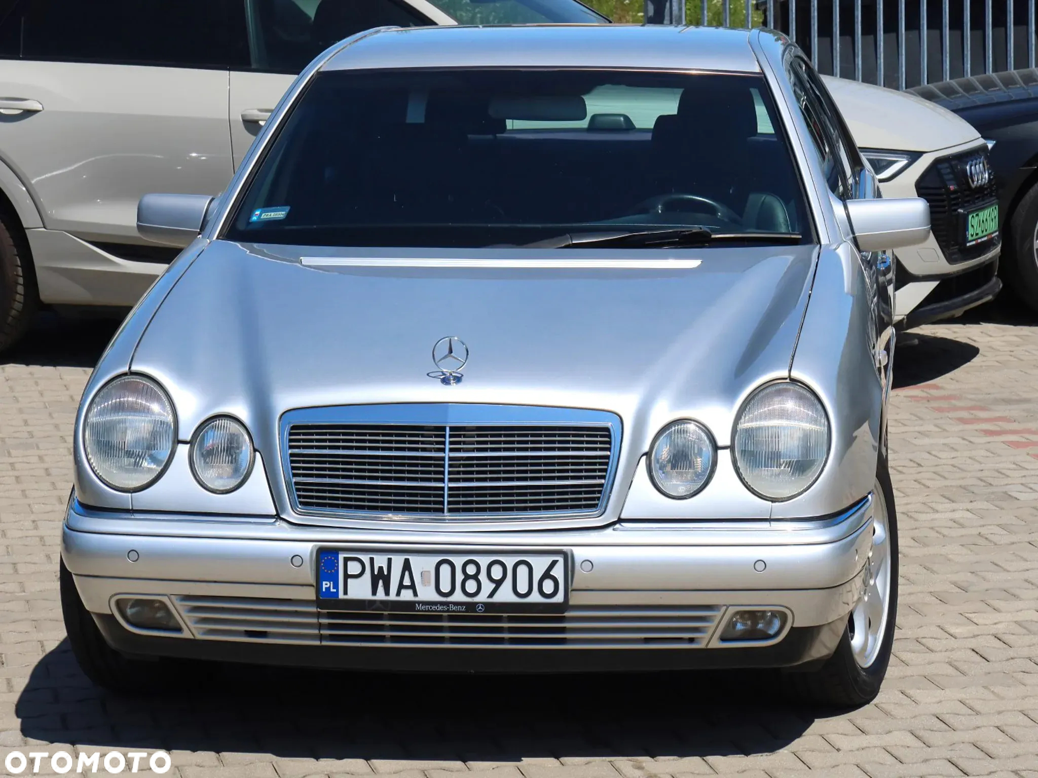 Mercedes-Benz Klasa E 240 Elegance - 29