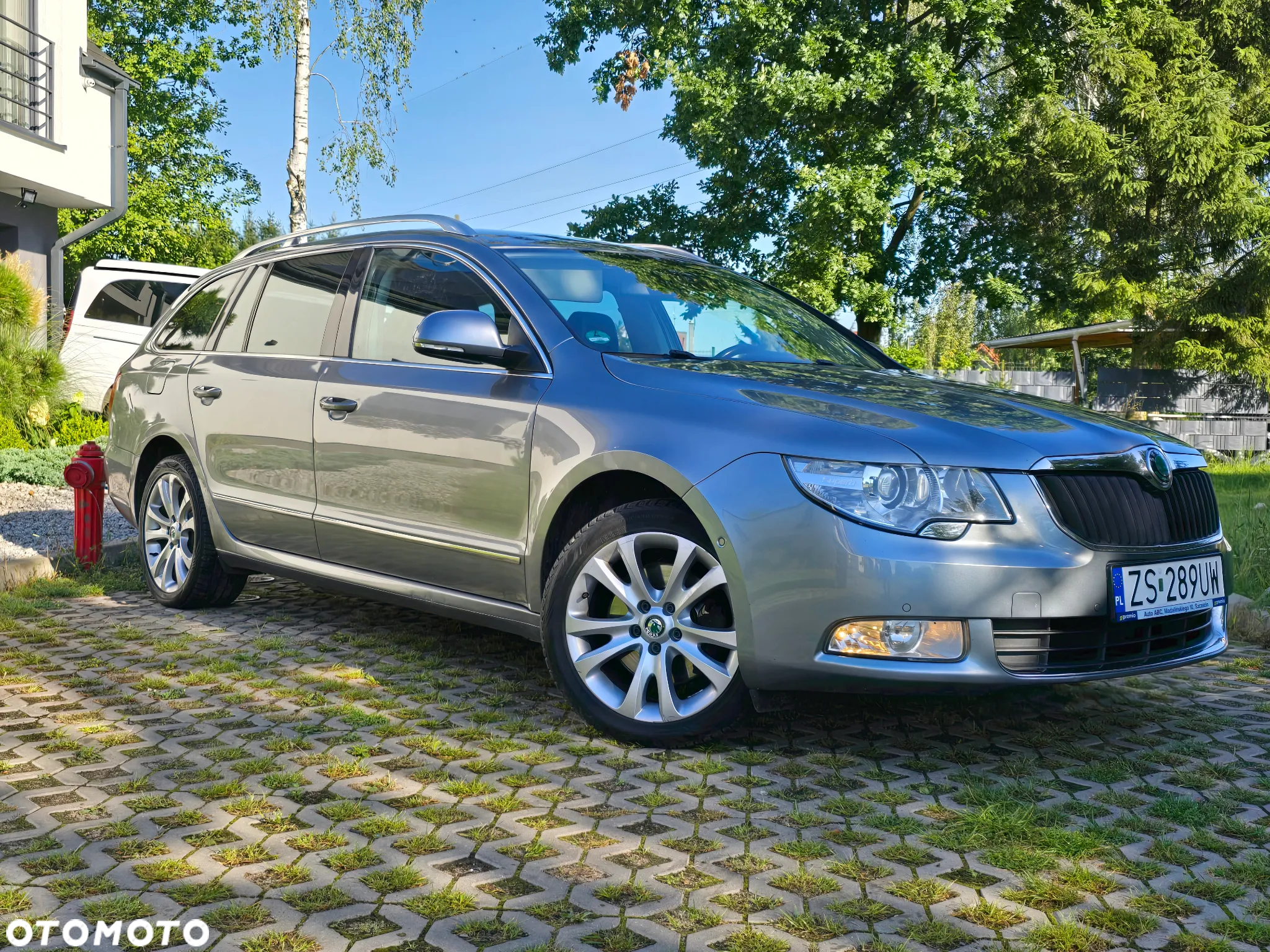 Skoda Superb 2.0 TDI Platinum DSG - 2