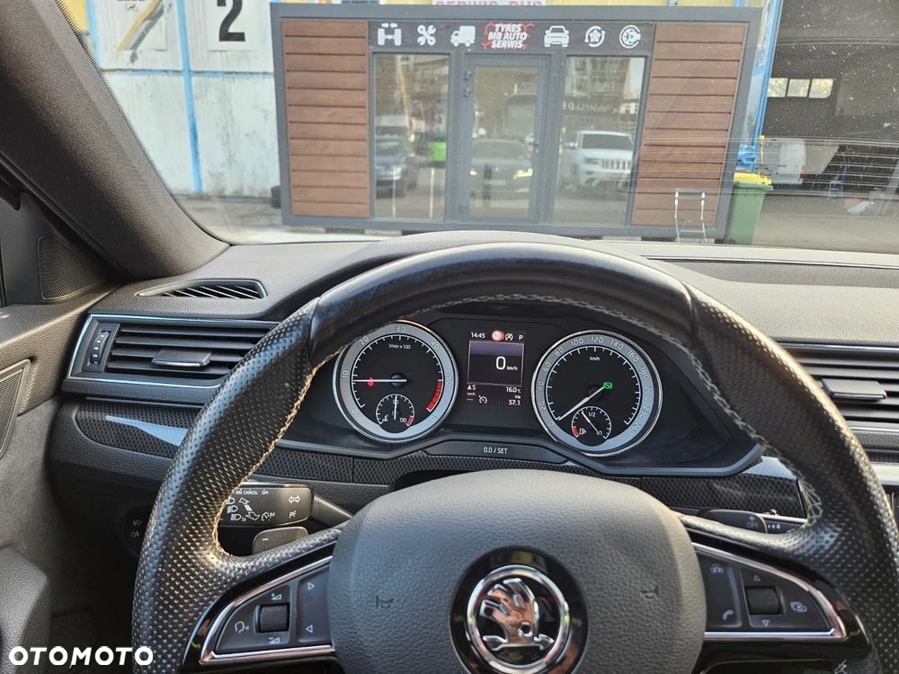 Skoda Superb 2.0 TDI SCR 4x4 Sportline DSG - 10