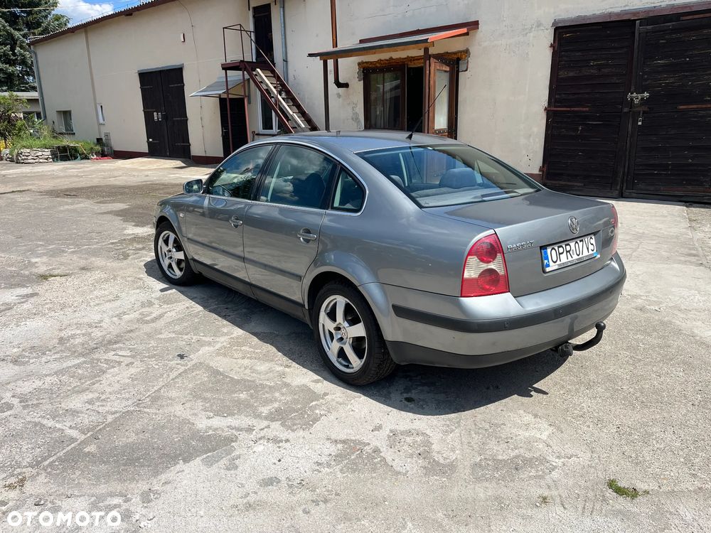 Volkswagen Passat 1.9 TDI Basis - 4
