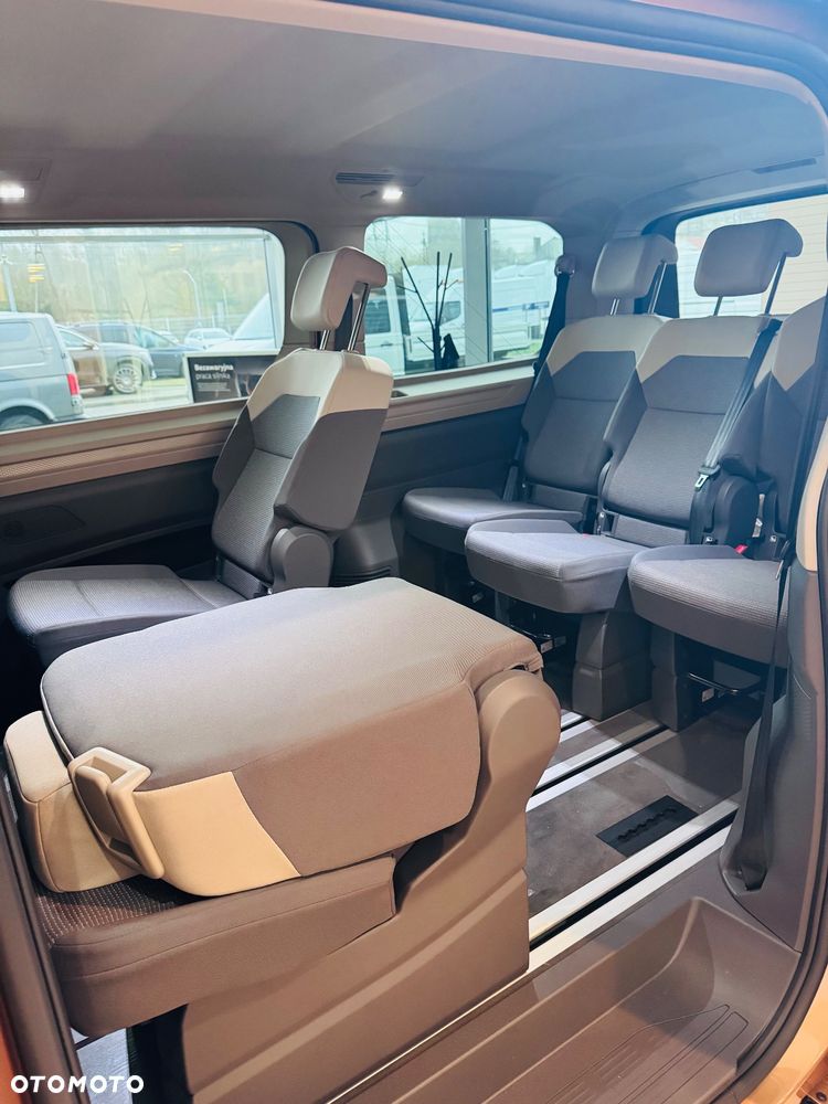 Volkswagen Multivan - 11