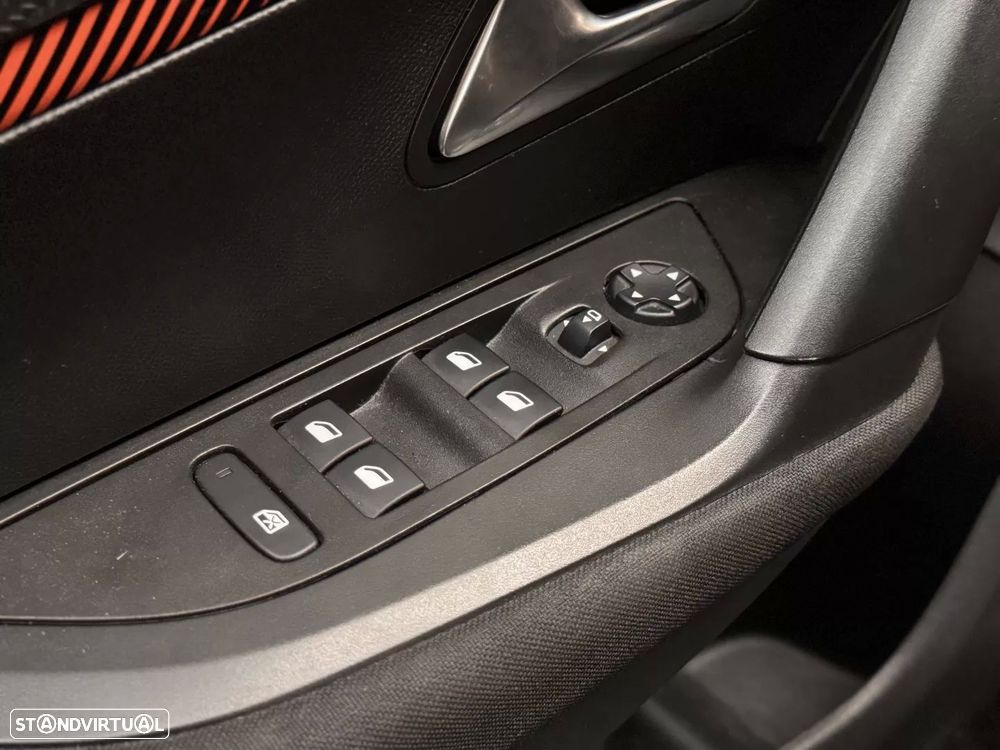 Peugeot 2008 1.2 PureTech Active Pack EAT8 - 15