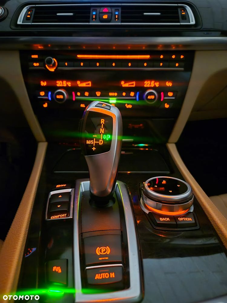 BMW Seria 7 - 31