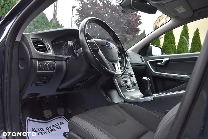 Volvo V60 D4 Momentum - 9