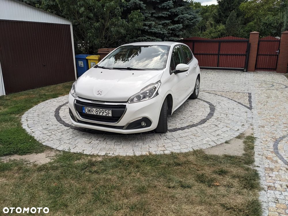 Peugeot 208 - 5