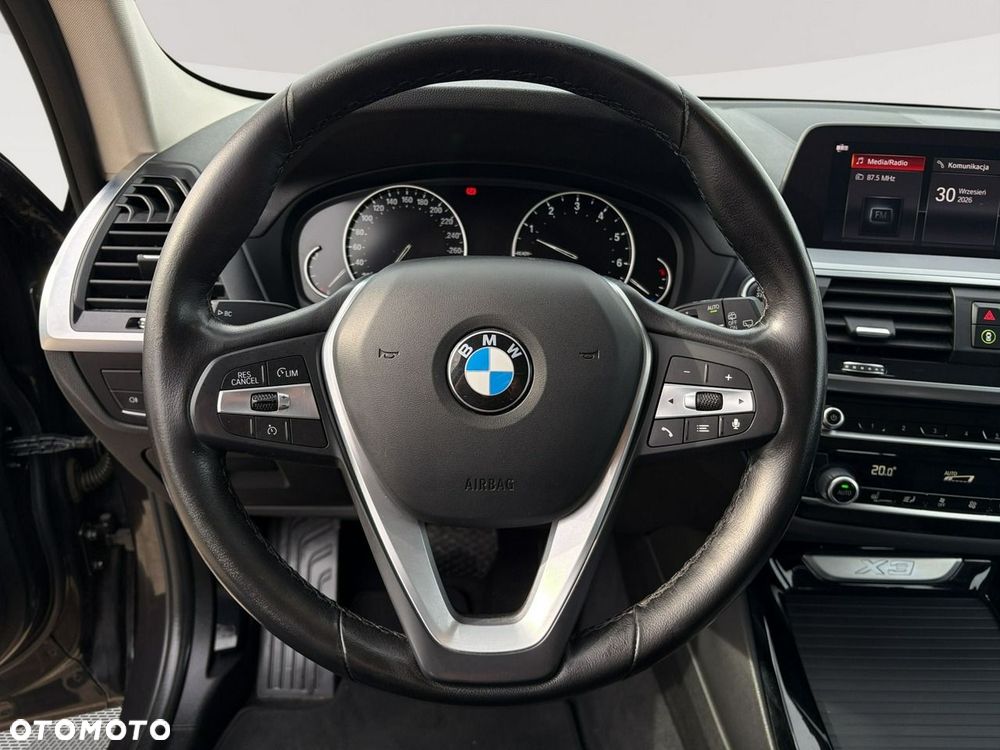 BMW X3 xDrive20i - 16