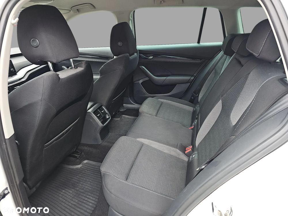 Skoda Octavia 2.0 TDI SCR Ambition DSG - 19