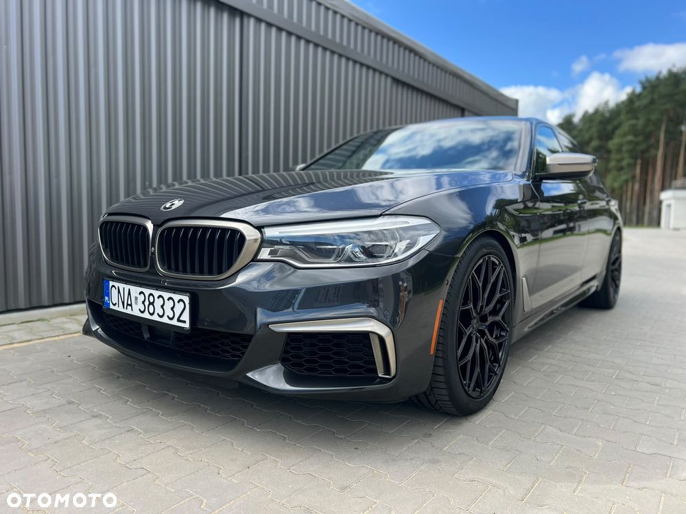 BMW Seria 5 M550i xDrive - 22