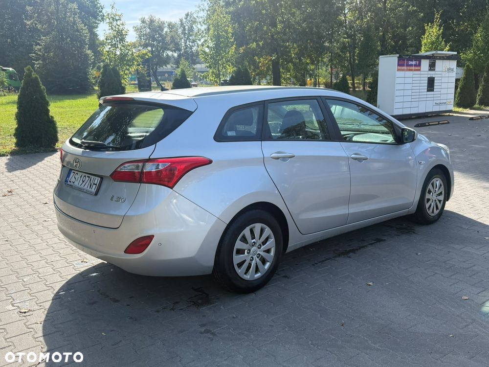 Hyundai i30 1.4 CRDi Classic + - 6