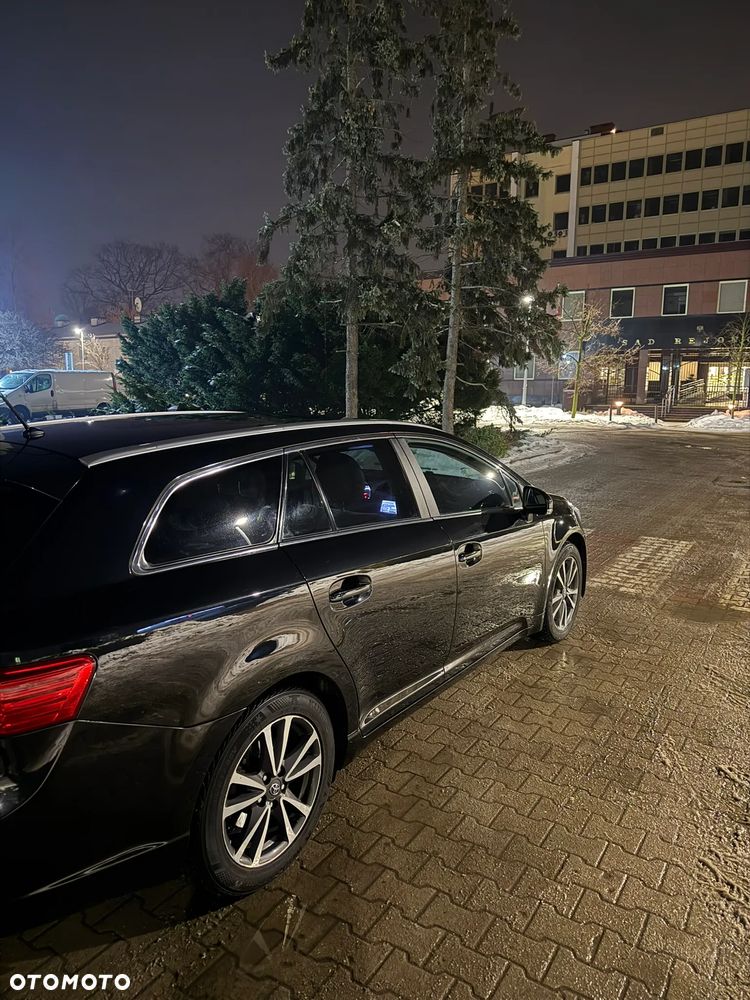 Toyota Avensis 2.2 D-4D Premium - 33