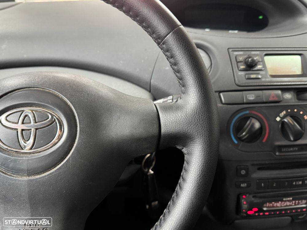 Toyota Yaris 1.0 Sol - 23