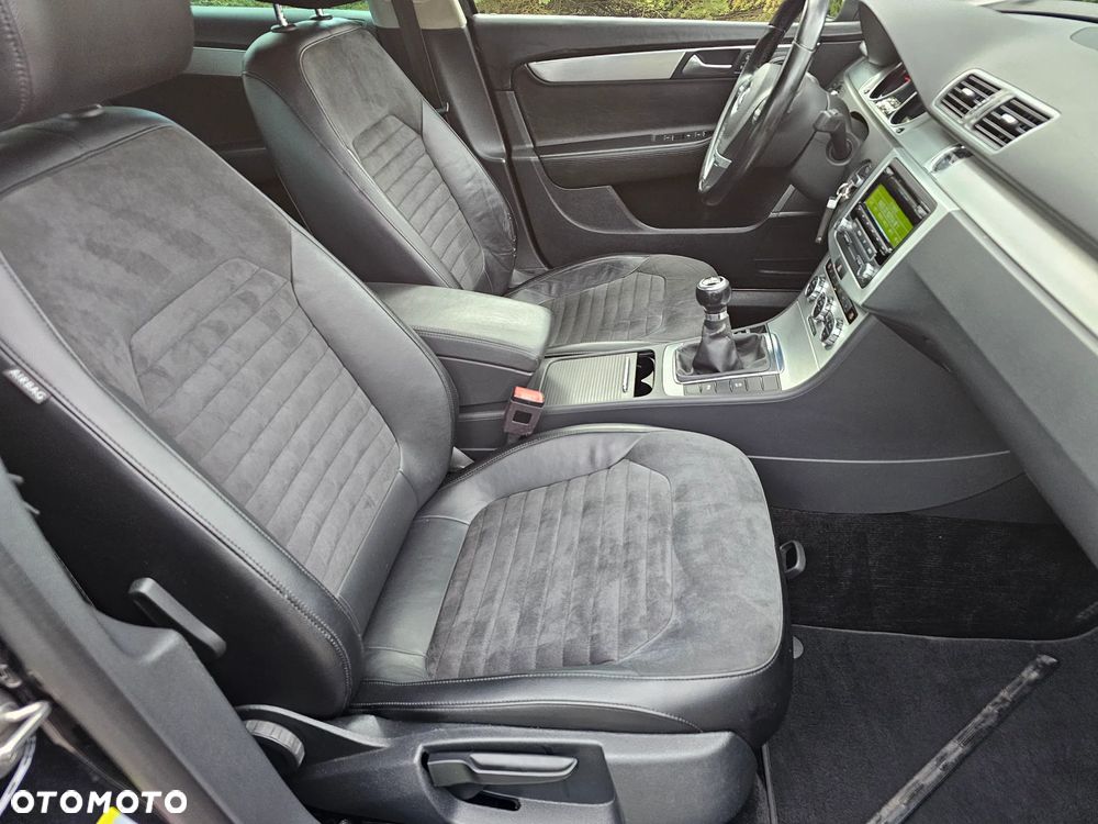 Volkswagen Passat 2.0 TDI Highline - 14