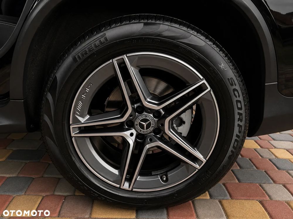 Mercedes-Benz GLC 200 d 4Matic 9G-TRONIC AMG Line Plus - 30