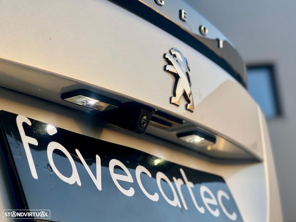 Peugeot 2008 1.2 PureTech GT Line EAT8 - 41