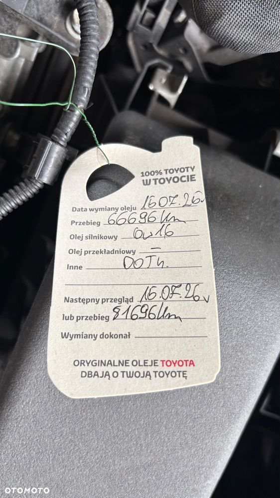 Toyota Camry 2.5 Hybrid Executive CVT - 10