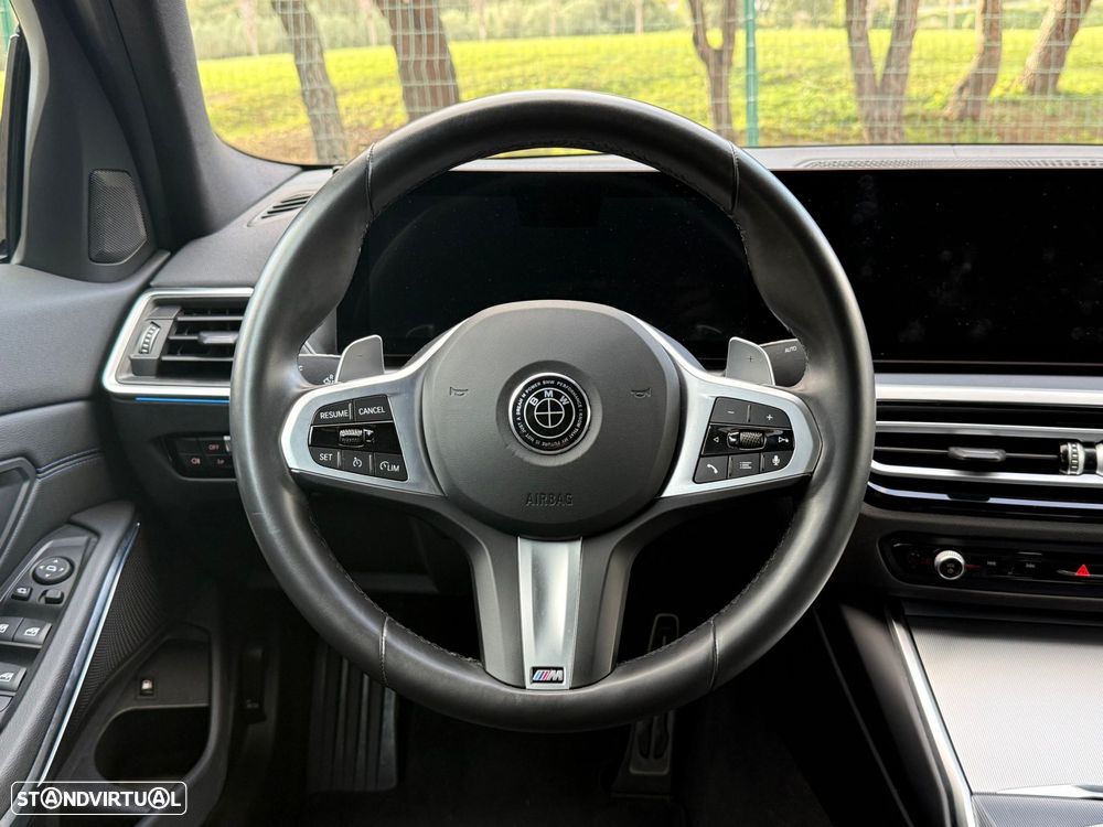 BMW 330 e Pack Desportivo M Pro Auto - 39