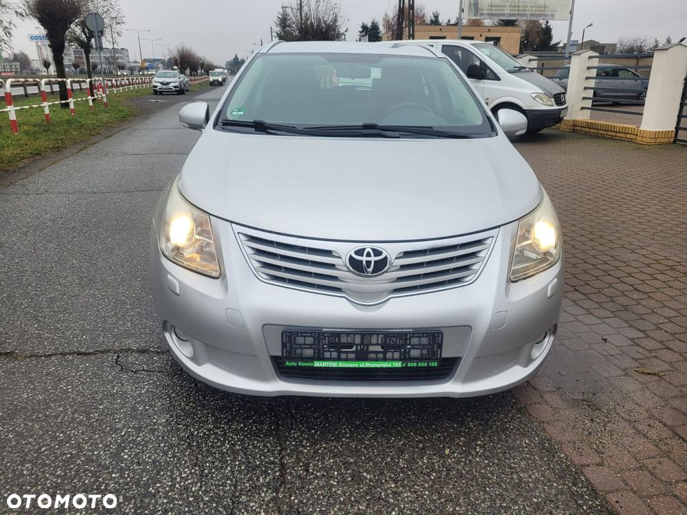 Toyota Avensis 1.8 Comfort - 3