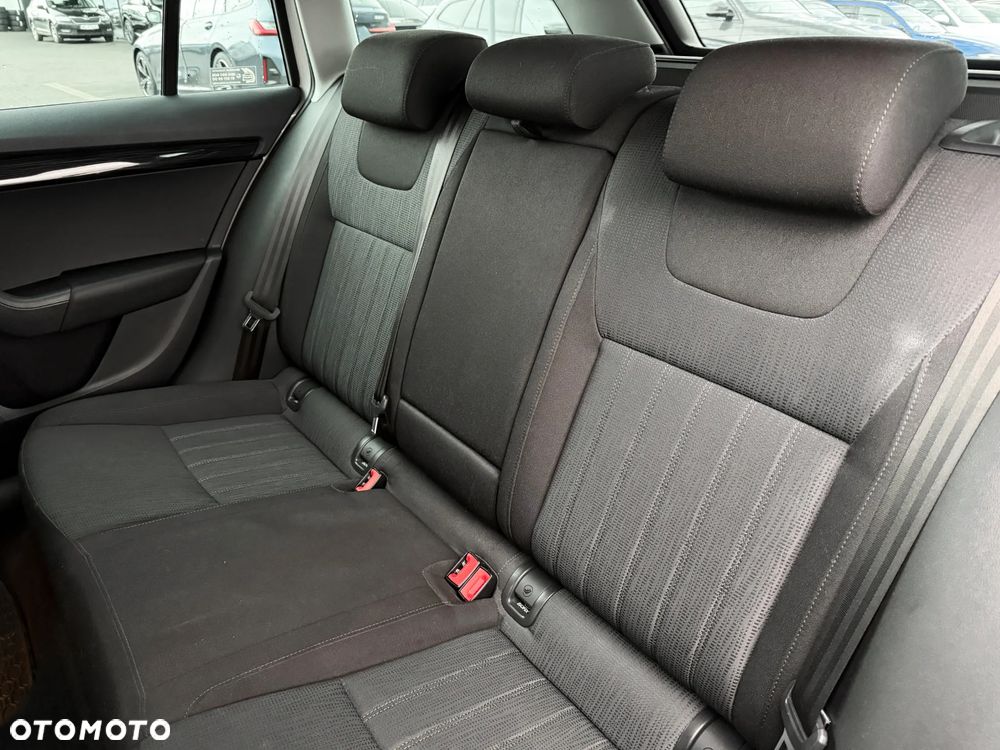 Skoda Octavia 2.0 TDI SCR Style DSG - 28