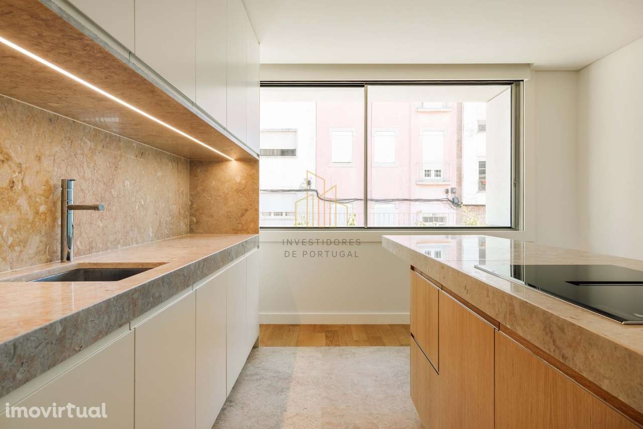 Moradia T5 Nova com Jardim, Jacuzzi e Vista Rio em Alcântara - Grande imagem: 5/20