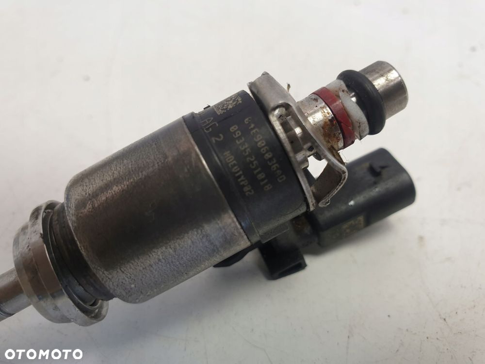 WTRYSKIWACZ VW Golf VII 1.5 TSI _ wtrysk 04E906836AD - 2