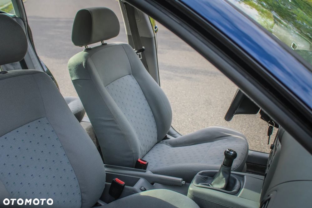 Volkswagen Passat 1.8T - 16