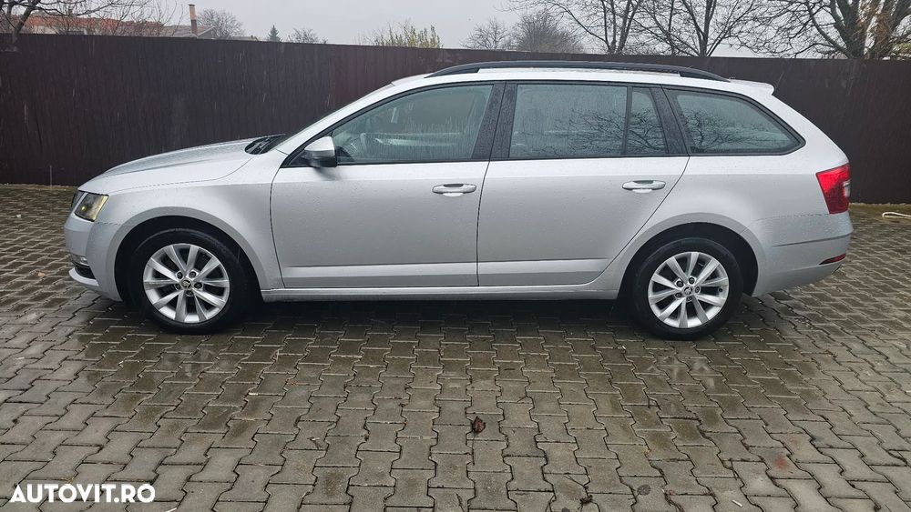 Skoda Octavia Combi 2.0 TDI DSG 4X4 Style - 4
