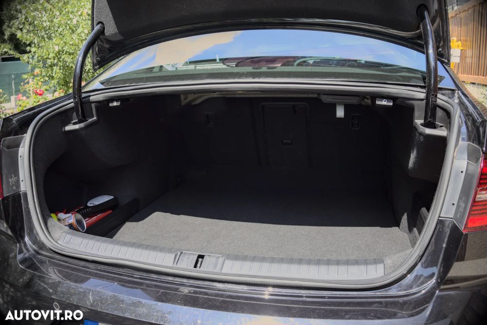 Volkswagen Passat - 3