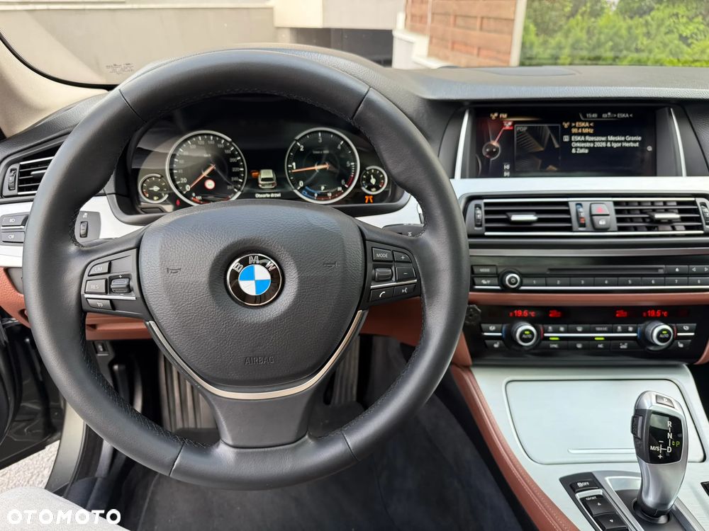 BMW Seria 5 525d Luxury Line - 28