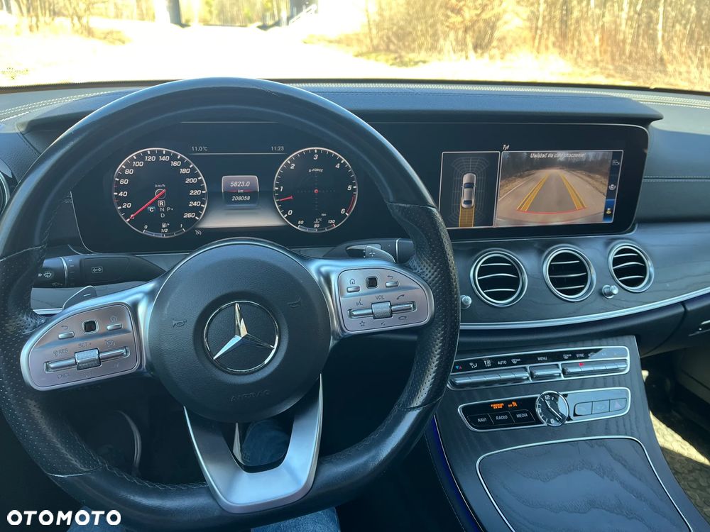 Mercedes-Benz Klasa E 400 d 4-Matic 9G-TRONIC - 11