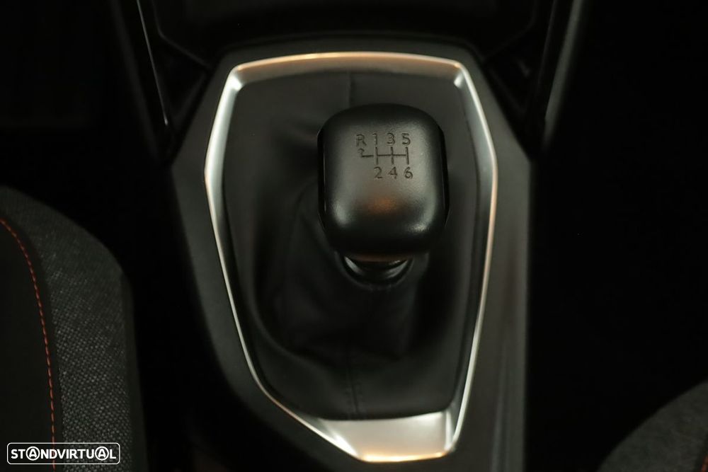 Peugeot 2008 1.2 PureTech Active - 14