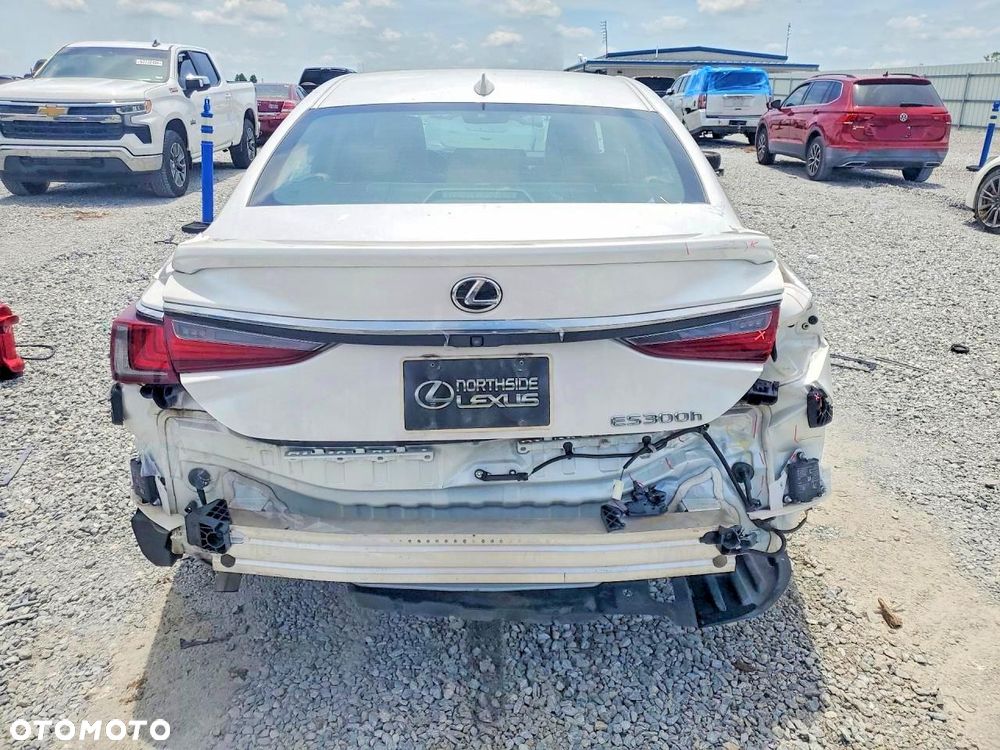 Lexus ES 300h Business Edition - 6