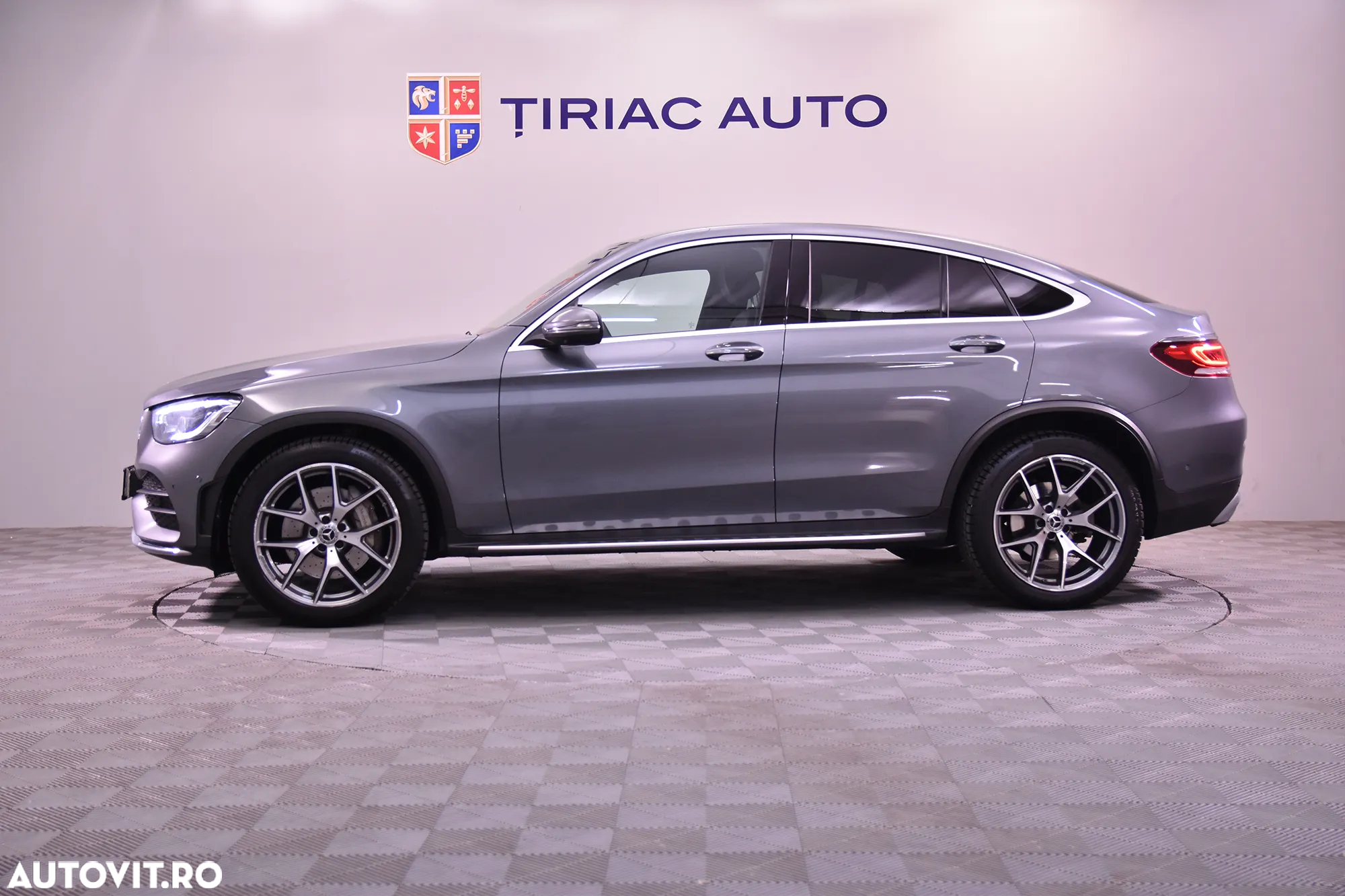 Mercedes-Benz GLC Coupe 300 4Matic 9G-TRONIC AMG Line - 2
