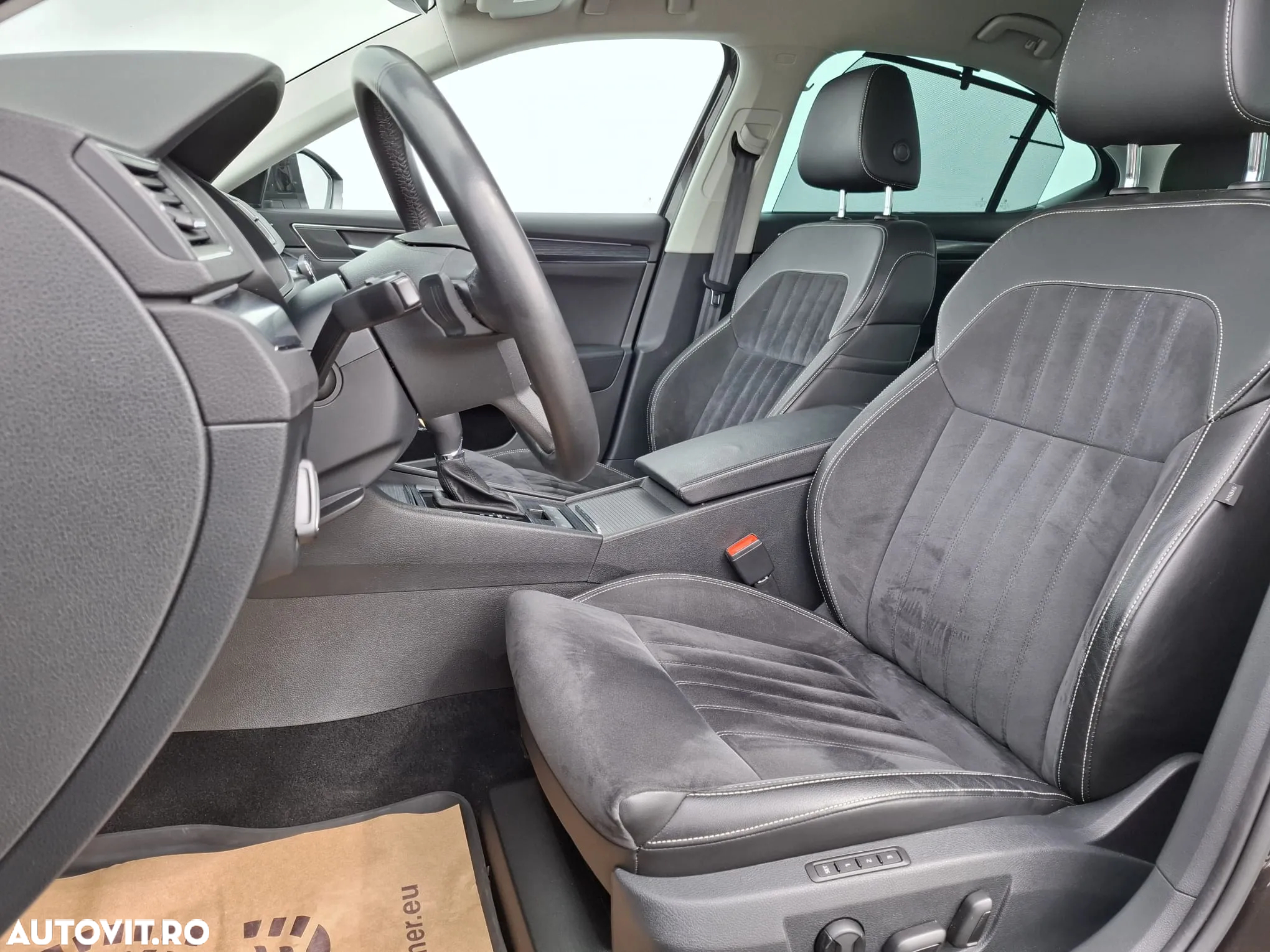 Skoda Superb 2.0 TDI 4X4 DSG Style - 37