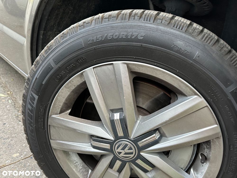 komplet oryginalnych kół do VW T5 T6 17" R 17  opony letnie i zimowe - 1