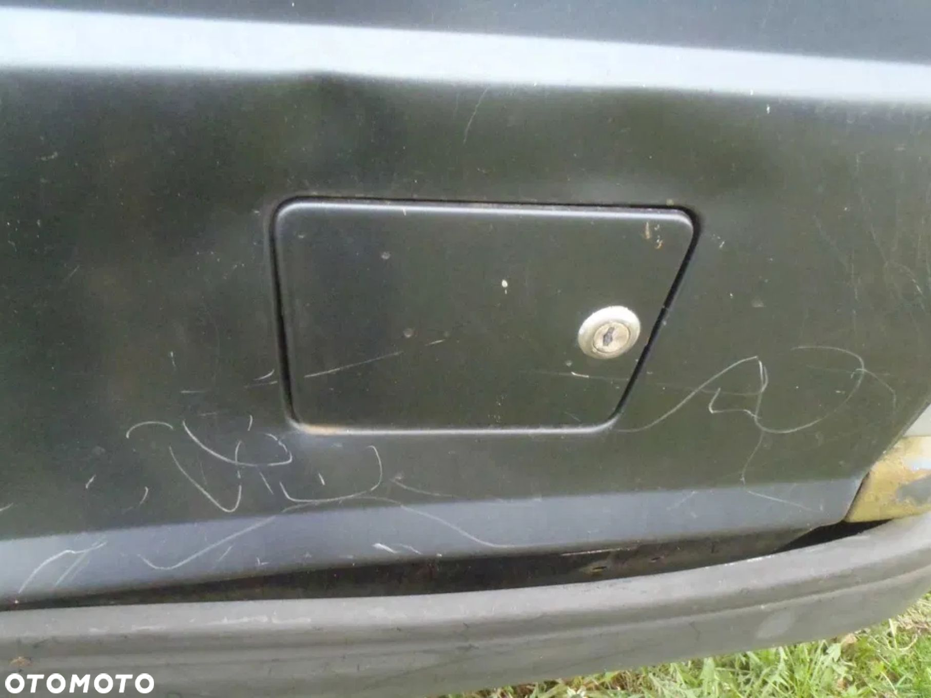 logo emblemat znaczek klapka paliwa wlewu polonez atu gli 1.6 daewoo - 4