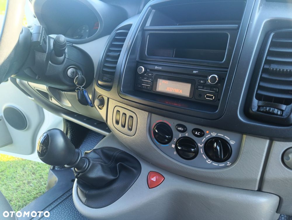 Opel Vivaro - 10