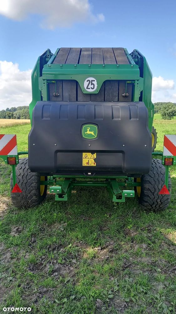 John Deere V451M - 12