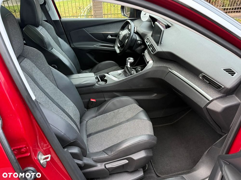 Peugeot 3008 PureTech 130 Stop & Start GPF Allure - 13