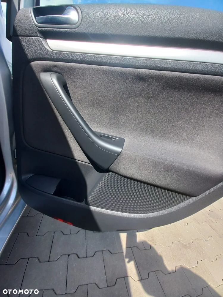 Volkswagen Golf 1.6 United - 31