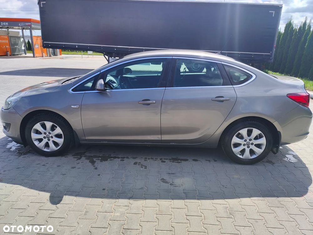 Opel Astra 1.4 T Active EU6 - 3