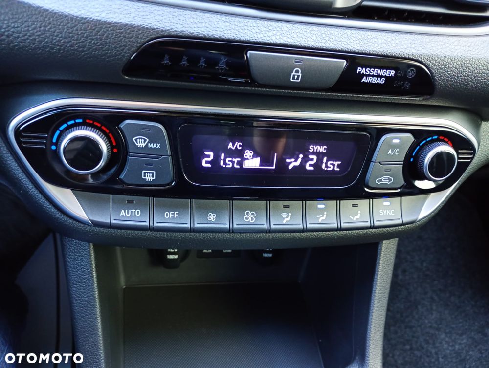 Hyundai i30 1.6 CRDI DCT Intro - 8