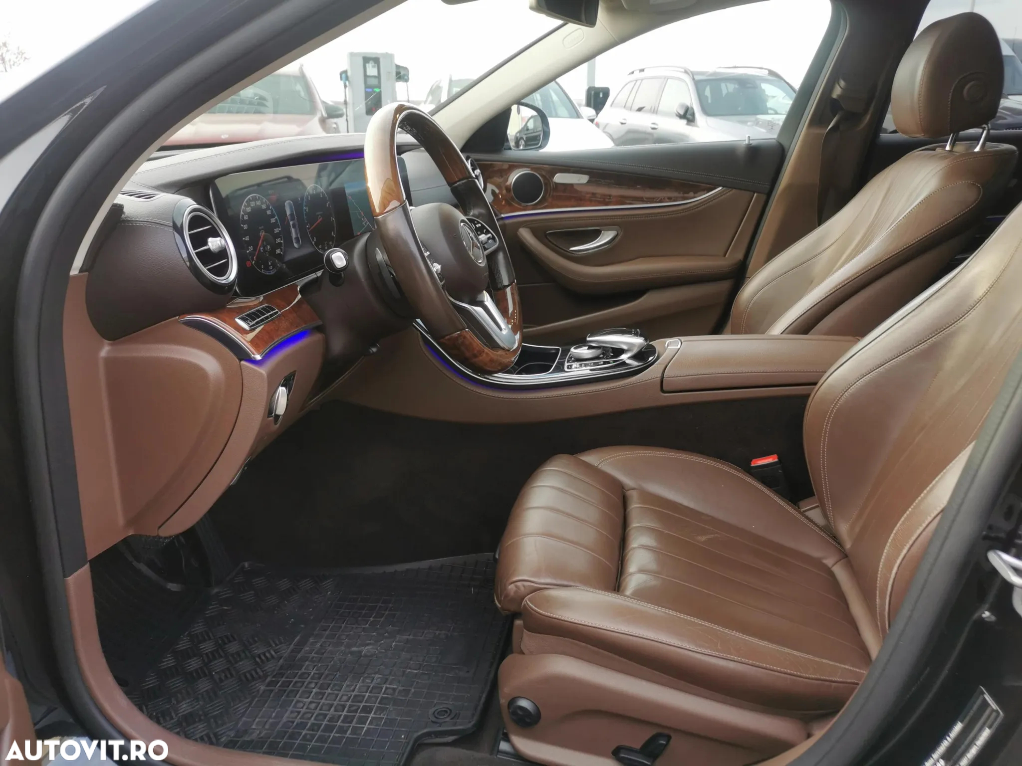 Mercedes-Benz E - 12