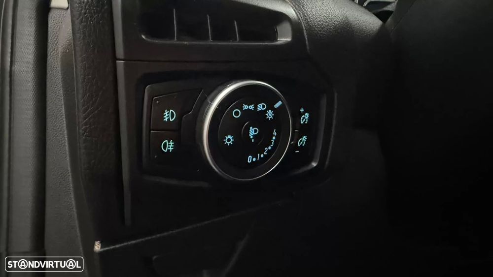 Ford Focus 1.0 EcoBoost Titanium - 30